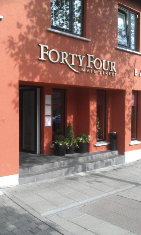 Forty Four Main Street Swords Exteriér fotografie